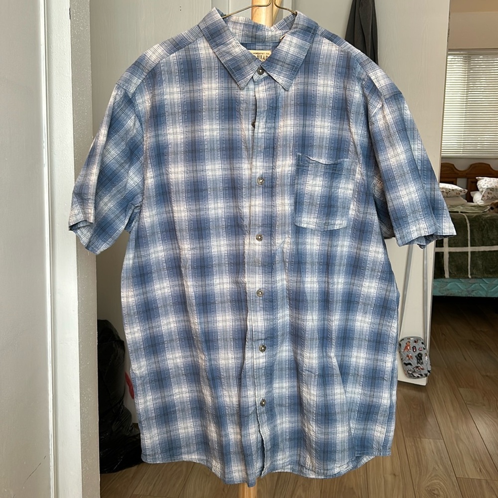2 Men’s button up shirts.  Redhead and George.  Both are XL